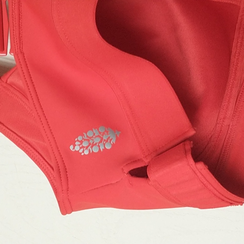 NWT Free People FP Movement Make A Move Bra in Tango Red - Picture 3 of 4